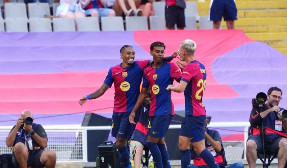 欧冠8强诞生：利物浦4-0逆转，巴萨马竞成功会师，拜仁4-1亚特兰大